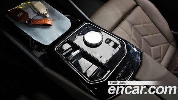 BMW 5 Series 2024, фото 9
