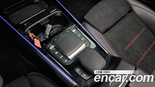 Mercedes-Benz GLB 2021, фото 29