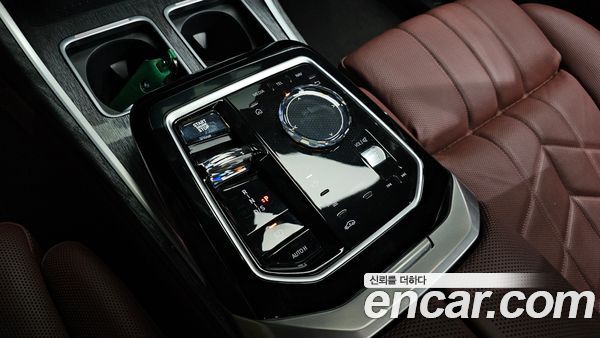BMW 7 Series 2023, фото 11
