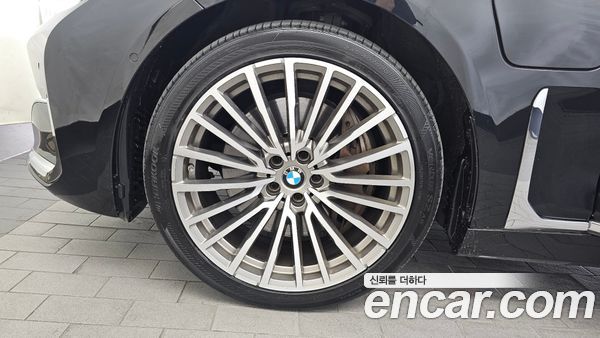 BMW 7 Series 2021, фото 5