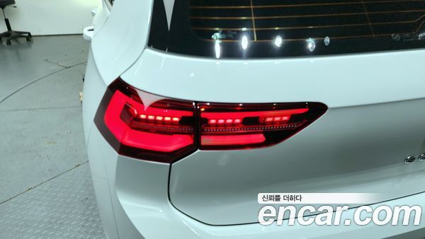 Volkswagen Golf 2024, фото 9