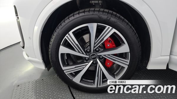 Audi SQ6 e-tron 2025, фото 5