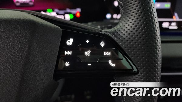 Audi SQ6 e-tron 2025, фото 21