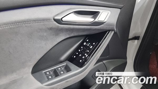 Audi SQ6 e-tron 2025, фото 26