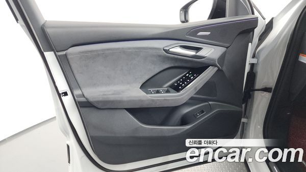 Audi SQ6 e-tron 2025, фото 14