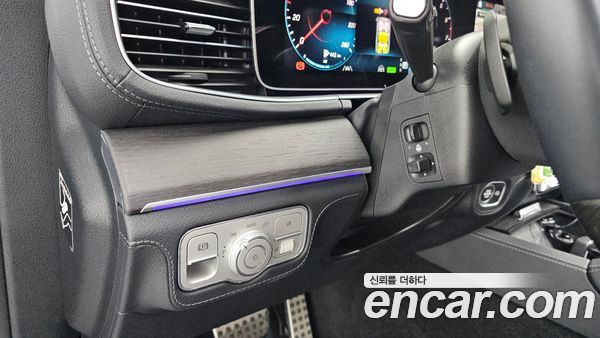 Mercedes-Benz GLS 2021, фото 29