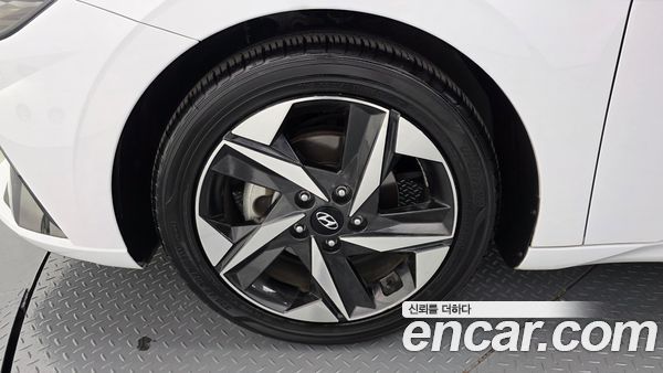 Hyundai Elantra 2022, фото 5