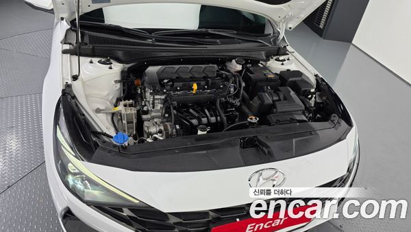 Hyundai Elantra 2022, фото 6