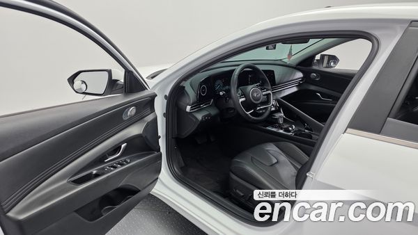 Hyundai Elantra 2022, фото 13