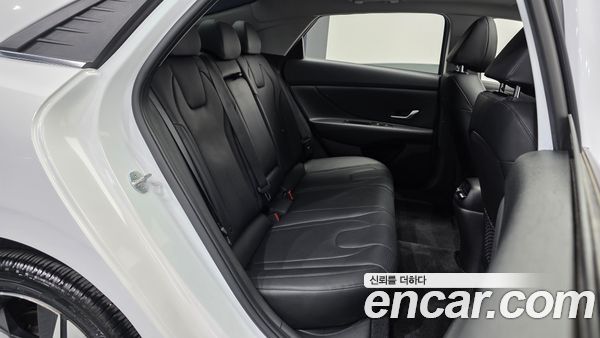 Hyundai Elantra 2022, фото 18