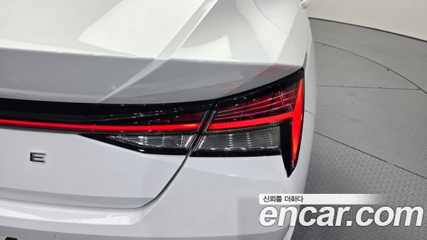 Hyundai Elantra 2022, фото 9