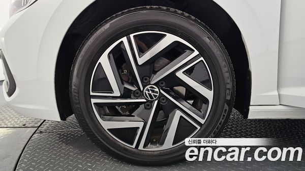 Volkswagen Jetta 2023, фото 5