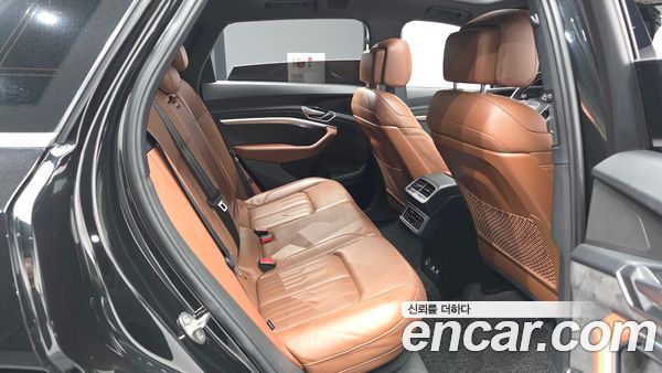 Audi e-tron 2020, фото 18