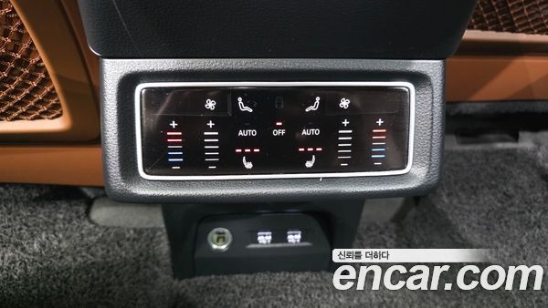 Audi e-tron 2020, фото 24