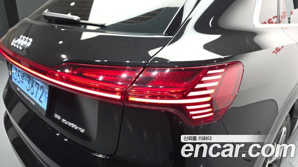 Audi e-tron 2020, фото 9
