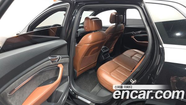 Audi e-tron 2020, фото 16