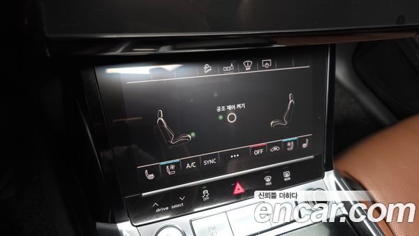 Audi e-tron 2020, фото 30