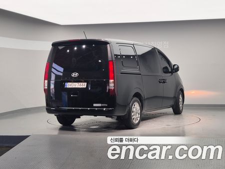 Hyundai Staria 2025, фото 5
