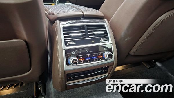 BMW 7 Series 2020, фото 15