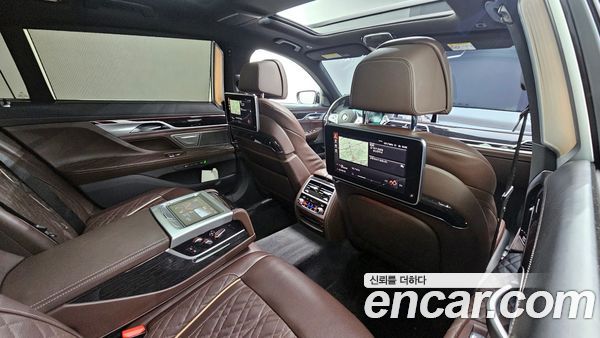 BMW 7 Series 2020, фото 17