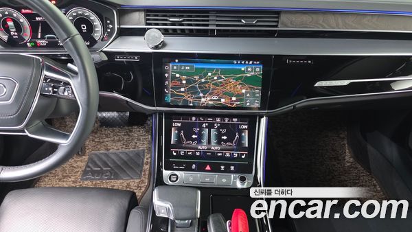 Audi A8 2021, фото 14