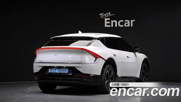 Kia EV6 2022, фото 2
