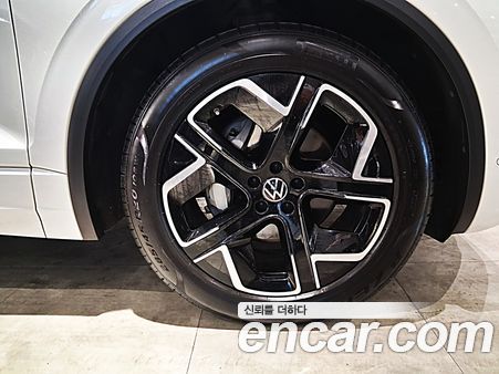 Volkswagen Touareg 2024, фото 5