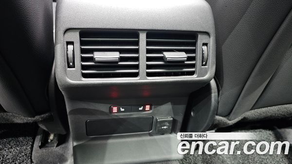 Land Rover Range Rover Velar 2023, фото 26