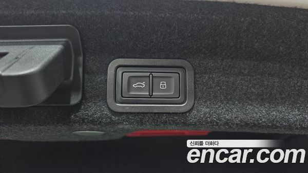 Audi A6 2022, фото 32