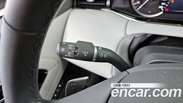 Land Rover Range Rover Evoque 2023, фото 31