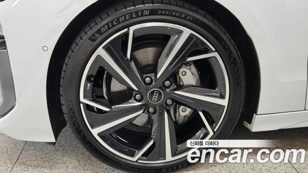 Audi A6 e-Tron 2025, фото 5