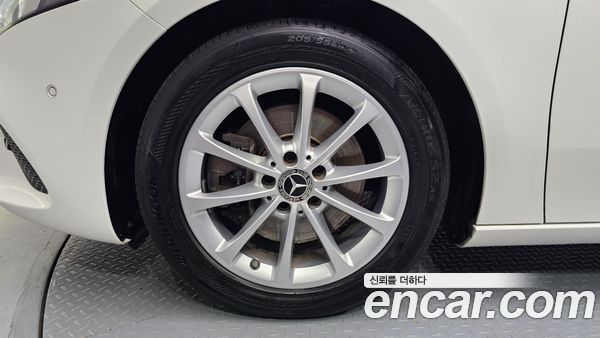 Mercedes-Benz A-Class 2020, фото 5