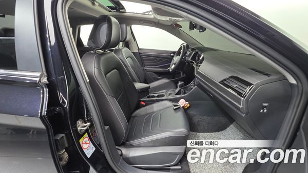 Volkswagen Jetta 2023, фото 16