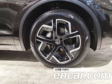 Volkswagen Touareg 2024, фото 5