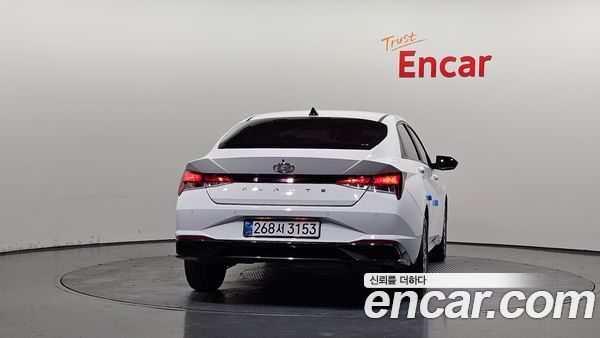 Hyundai Elantra 2021, фото 4