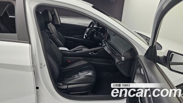 Hyundai Elantra 2021, фото 16
