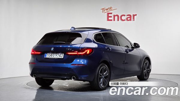BMW 1 Series 2021, фото 2