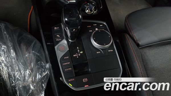 BMW 1 Series 2021, фото 9