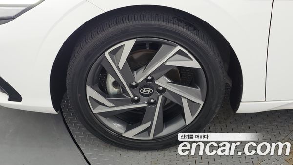 Hyundai Elantra 2024, фото 5