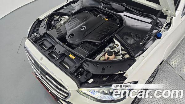 Mercedes-Benz S-Class 2023, фото 6