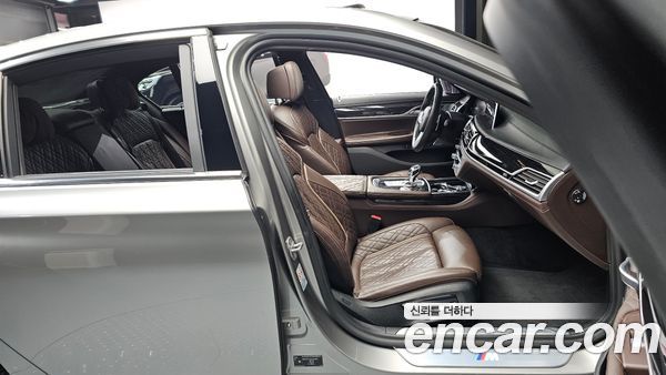 BMW 7 Series 2020, фото 16