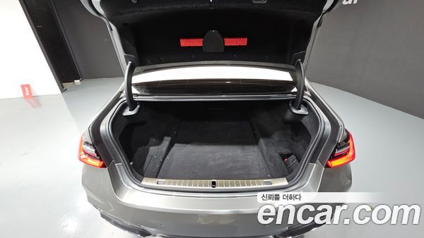 BMW 7 Series 2020, фото 32