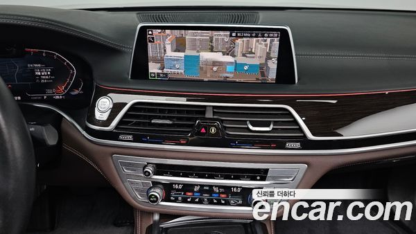 BMW 7 Series 2021, фото 22