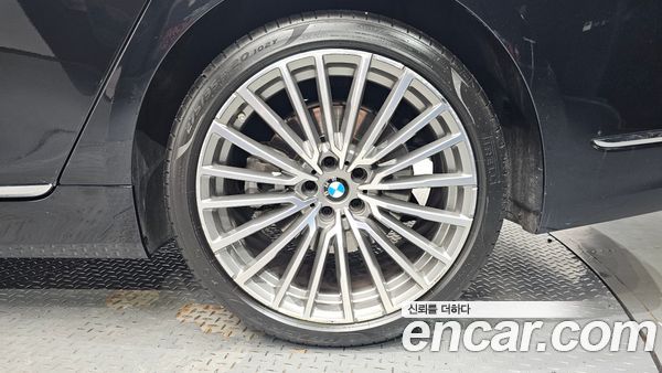 BMW 7 Series 2021, фото 6