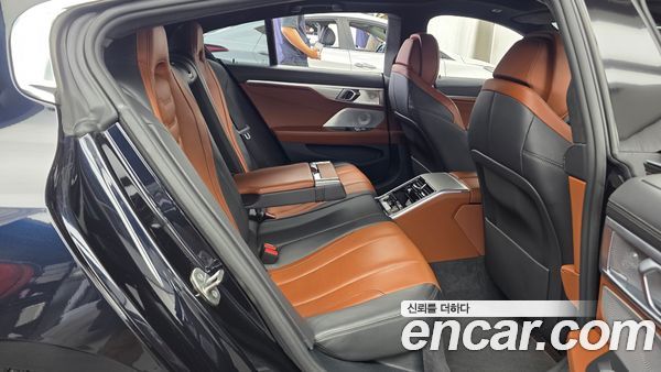 BMW 8 Series 2022, фото 18