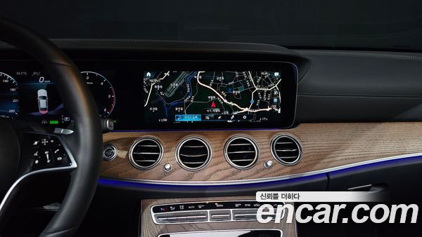 Mercedes-Benz E-Class 2023, фото 19
