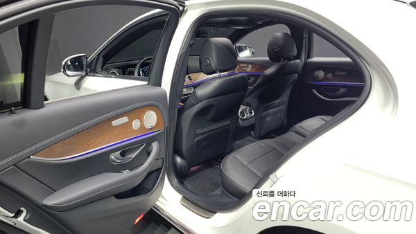 Mercedes-Benz E-Class 2023, фото 24