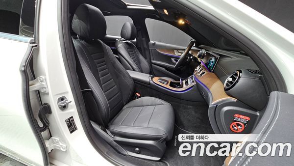 Mercedes-Benz E-Class 2023, фото 16