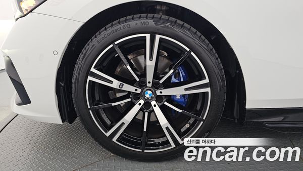 BMW 5 Series 2025, фото 4