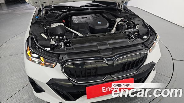 BMW 5 Series 2025, фото 5
